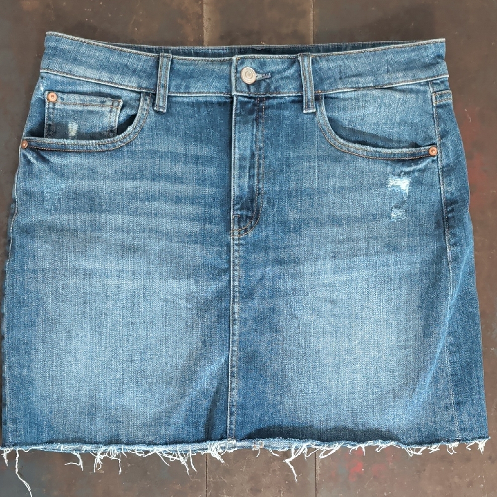 Stylish Blue Denim Mini Skirt